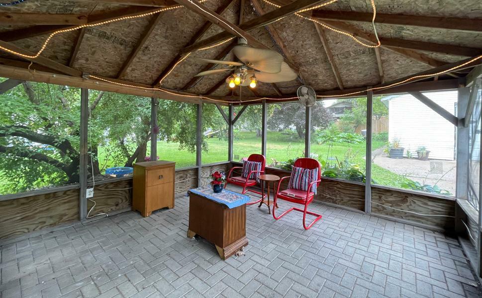 Property Photo:  414 W 7th Avenue  MN 56537 