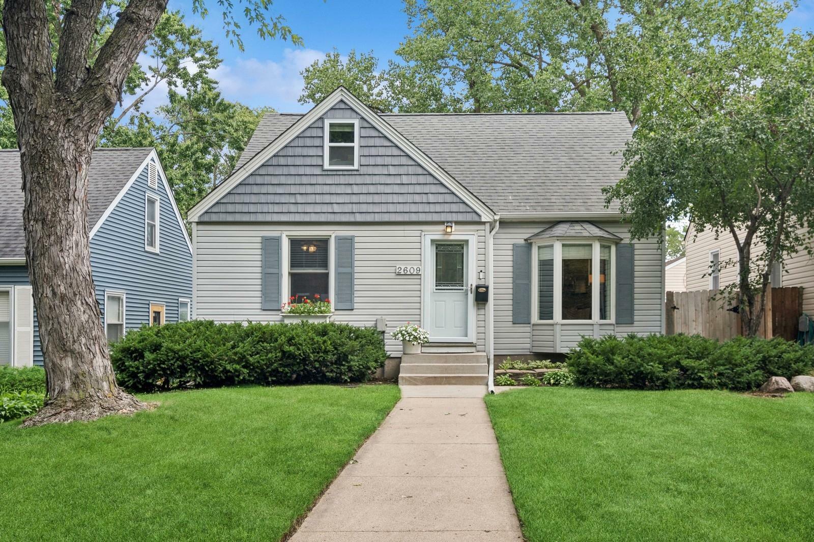 Property Photo:  2609 Hampshire Avenue S  MN 55426 