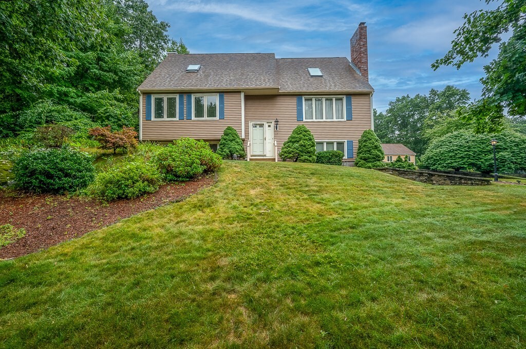 Property Photo:  15 Bluegrass Lane  MA 01545 