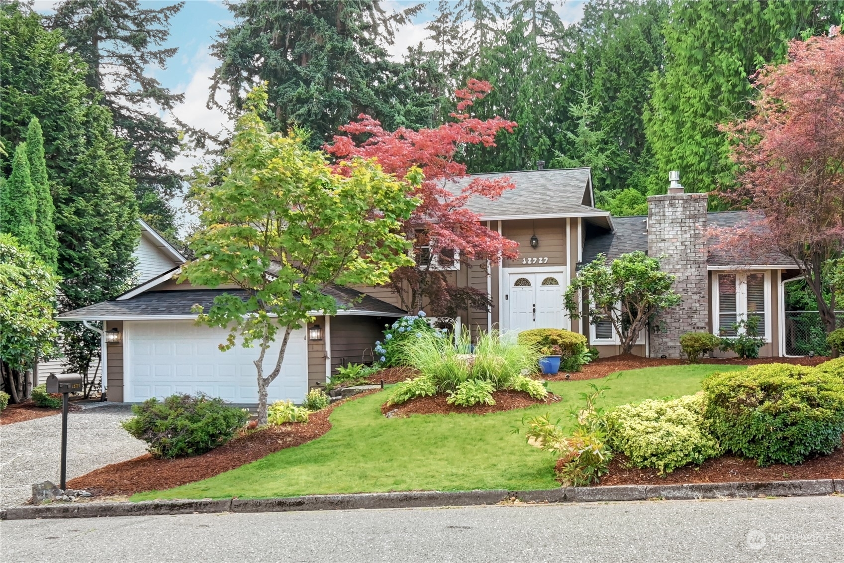 Property Photo:  12727 SE 68th Place  WA 98006 