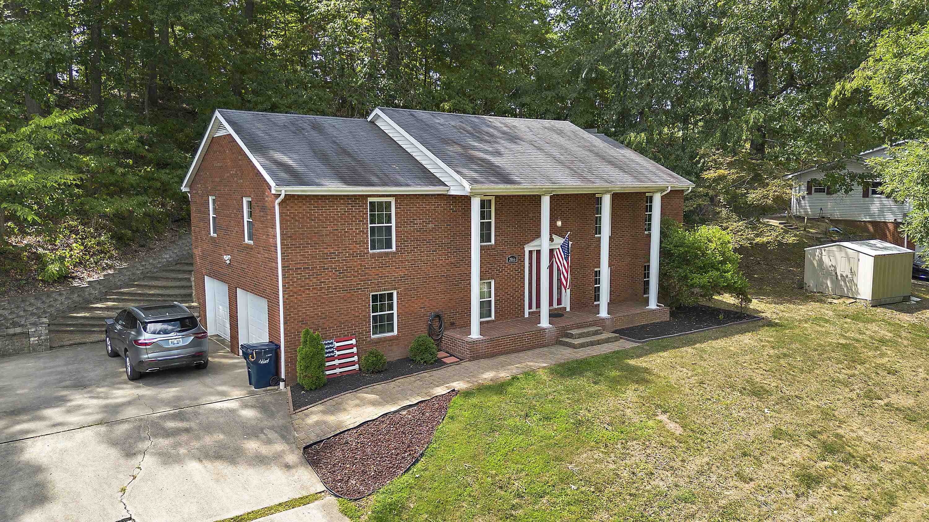 Property Photo:  2866 McKnipp Drive  KY 41102 