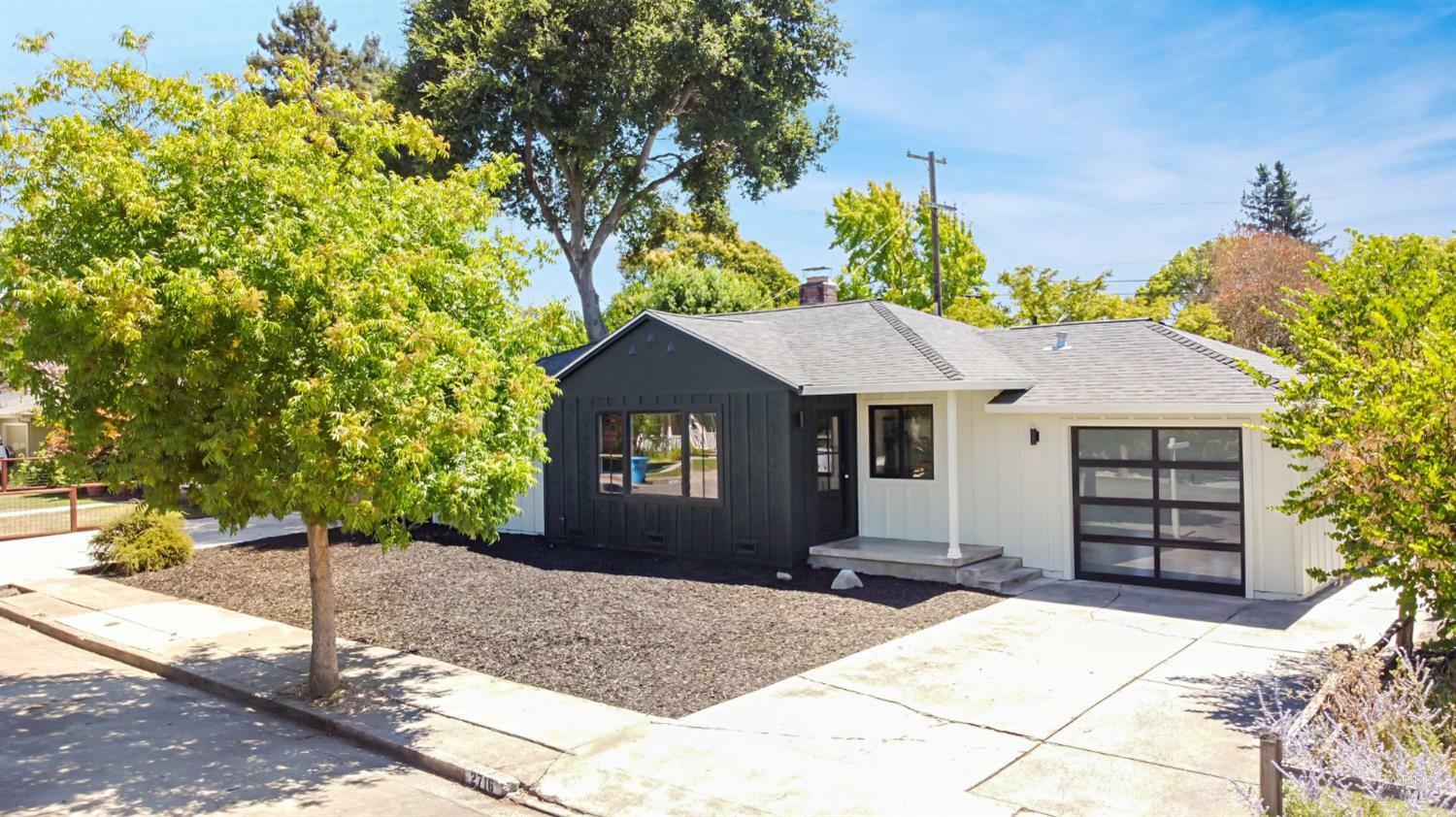 Property Photo:  2716 Valley Center Drive  CA 95405 