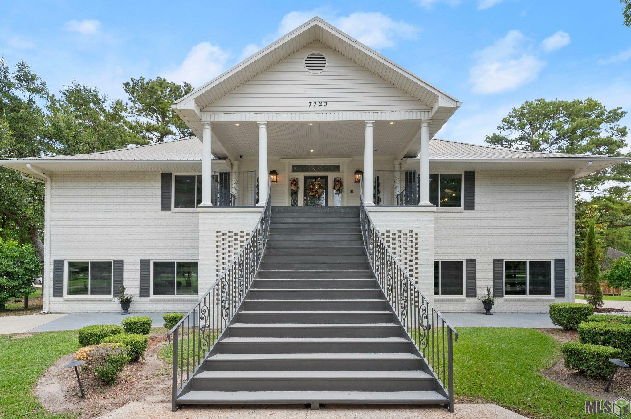 Property Photo: 7720 Brett Pl LA 70818
