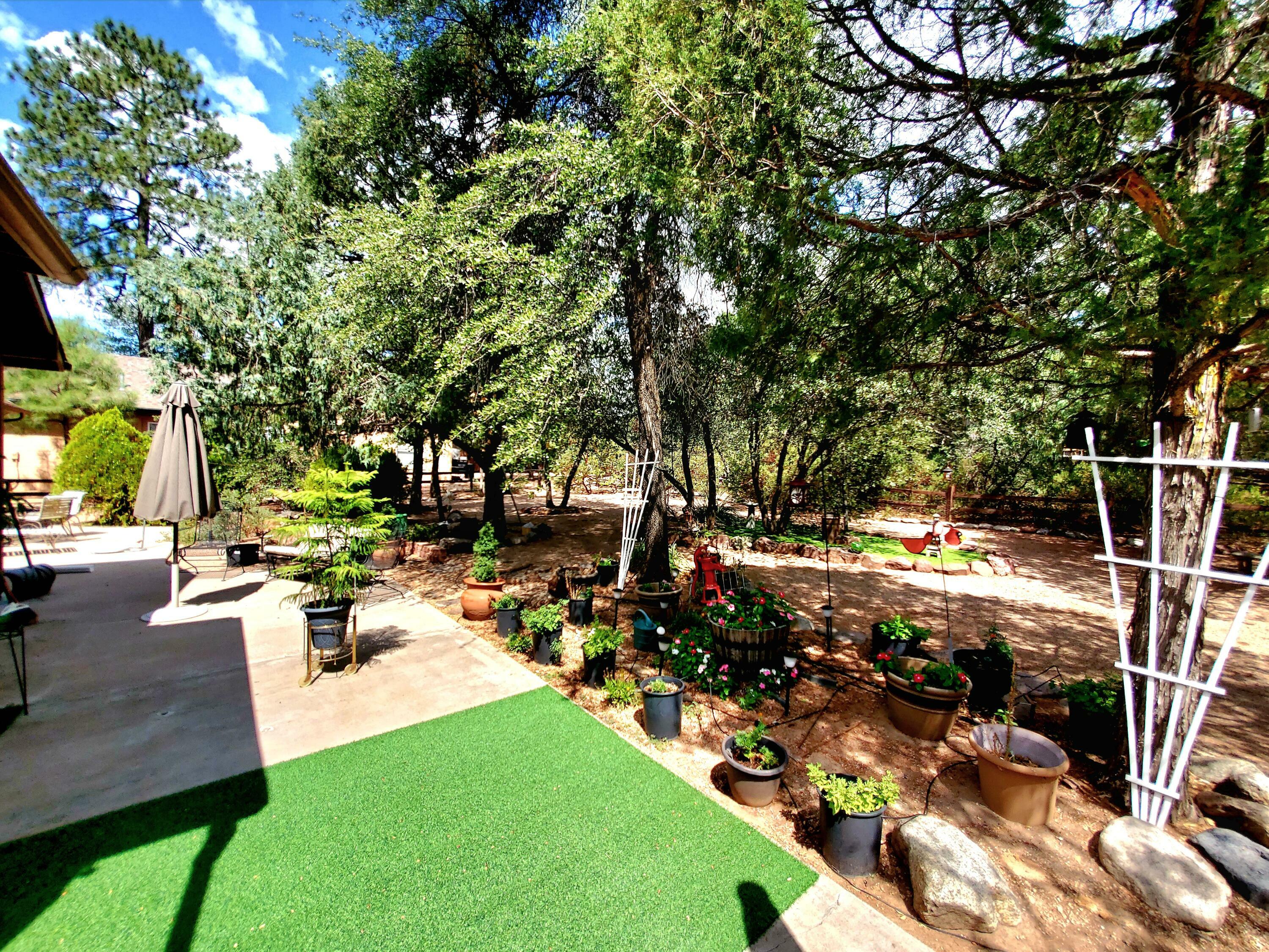 Property Photo:  820 W Country Lane  AZ 85541 