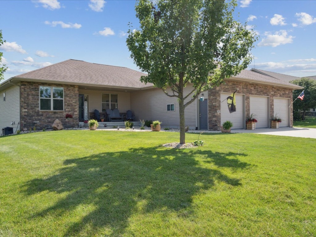 Property Photo:  2917 Wyatt Drive NE  IA 52317 