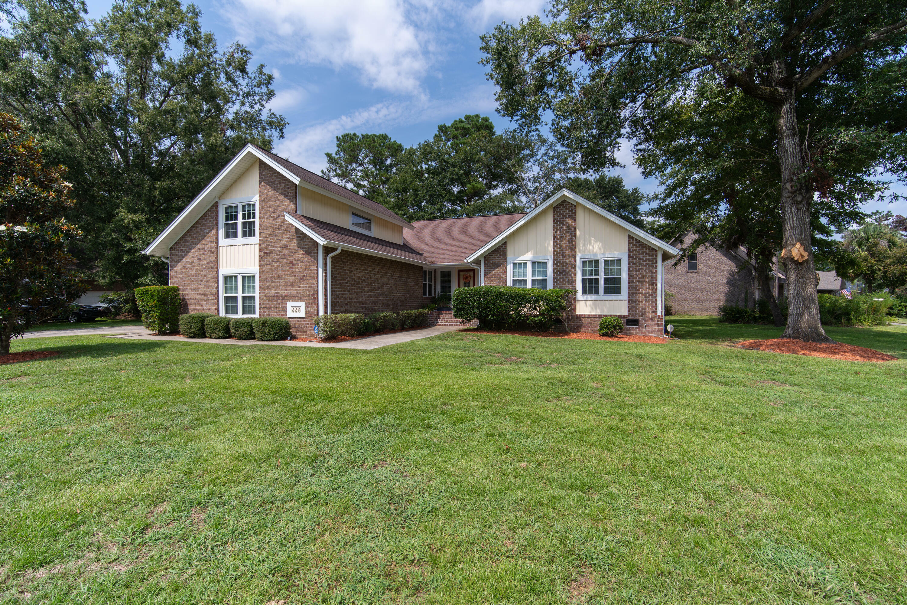 Property Photo:  220 Tall Pines Road  SC 29456 