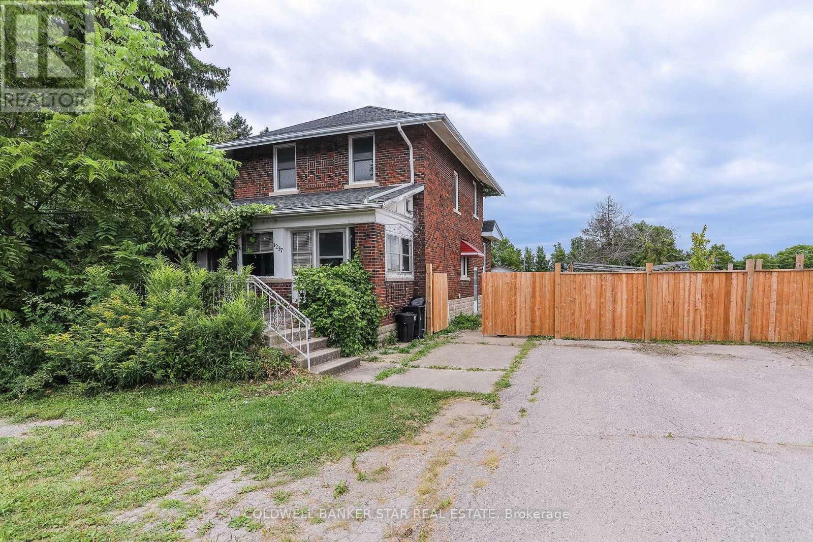 1237 Talbot Street  St. Thomas ON N5P 1G8 photo