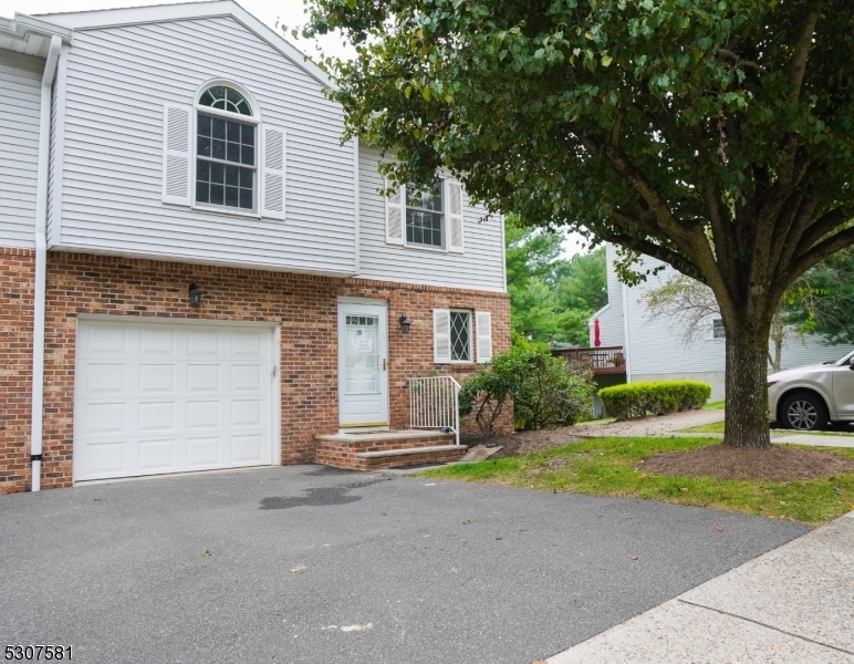 Property Photo:  39 Jaime Ct  NJ 07950 