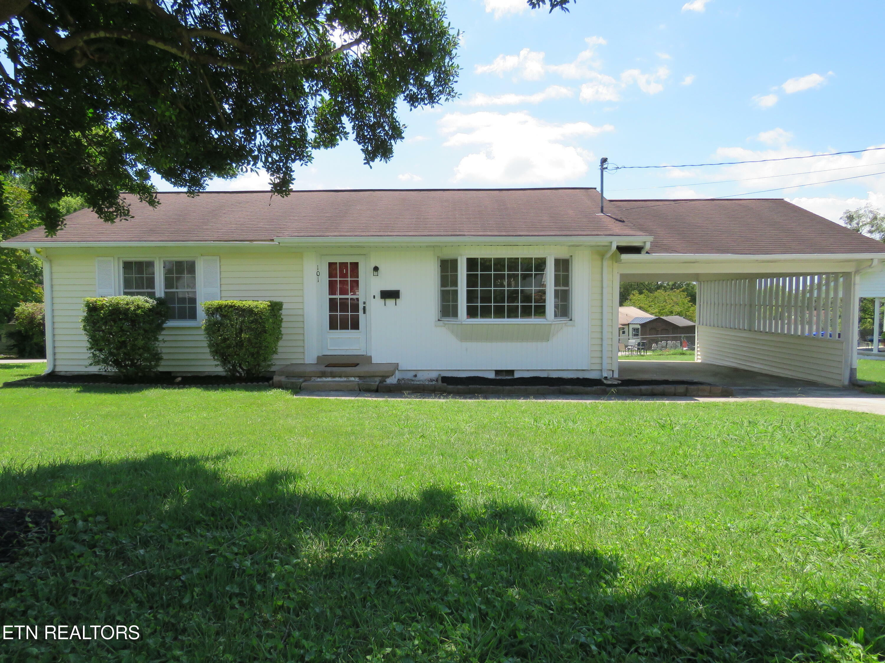 Property Photo:  101 W Sheridan Place  TN 37830 