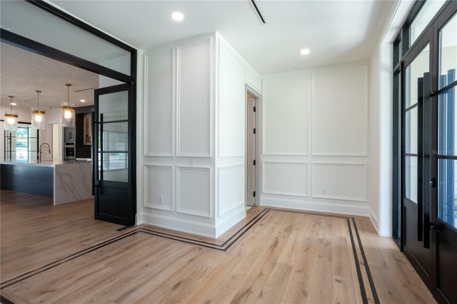 Property Photo: 3305 W Beaumont Street FL 33611