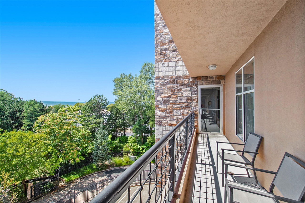 230 Water Street H  Saint Joseph MI 49085-4908 photo