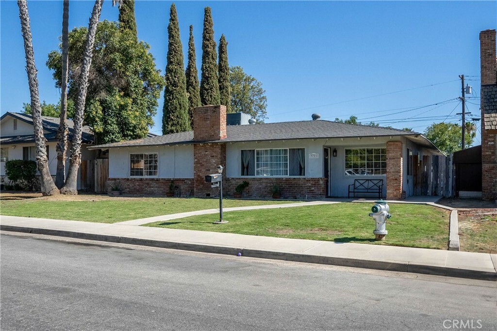 Property Photo:  3721 Candlewood Drive  CA 93306 