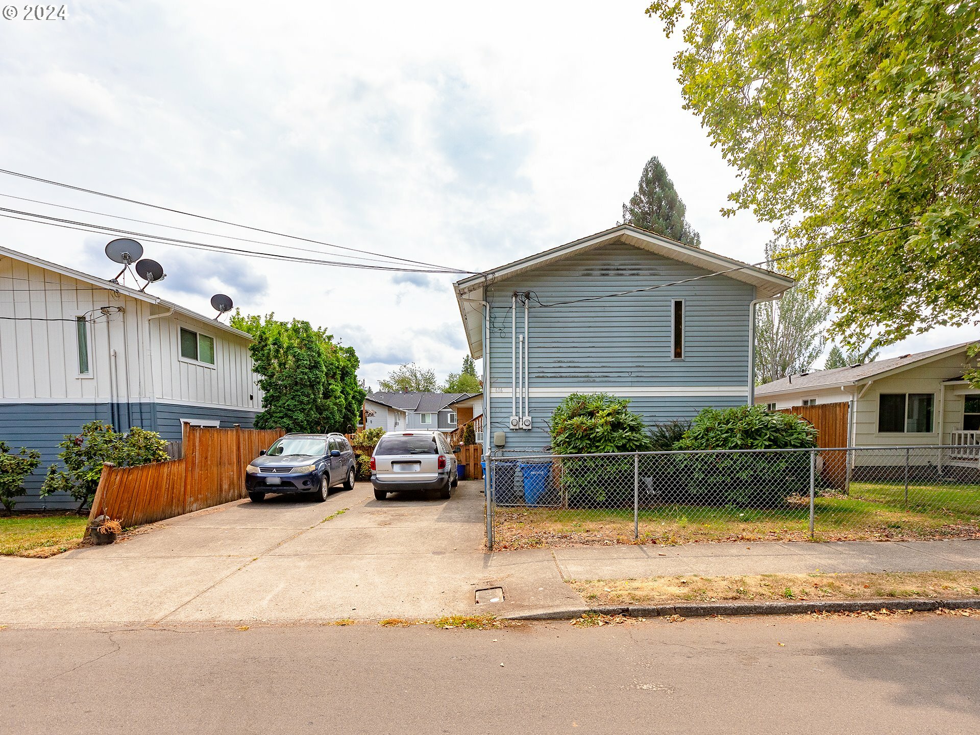 Property Photo:  614 NW 10th Ave  WA 98607 