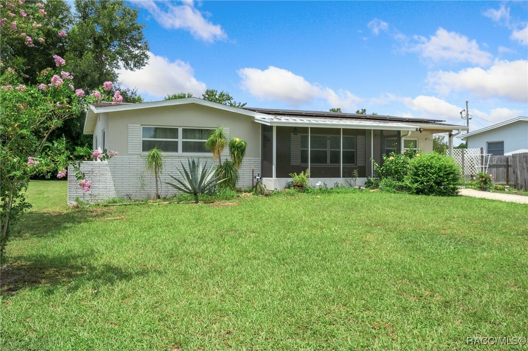 Property Photo:  56 S Lincoln Avenue  FL 34465 