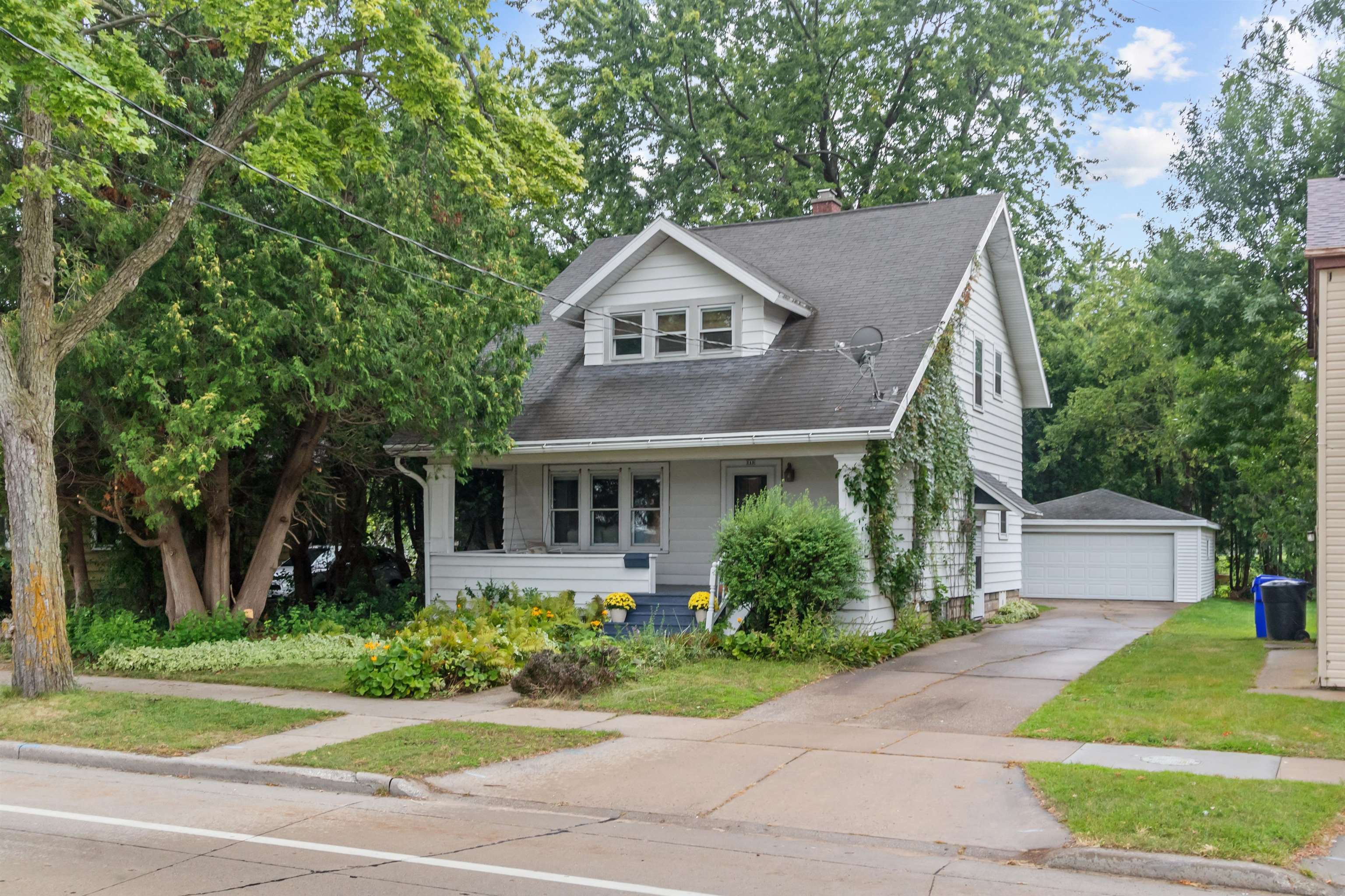 215 N Mason Street  Appleton WI 54914 photo