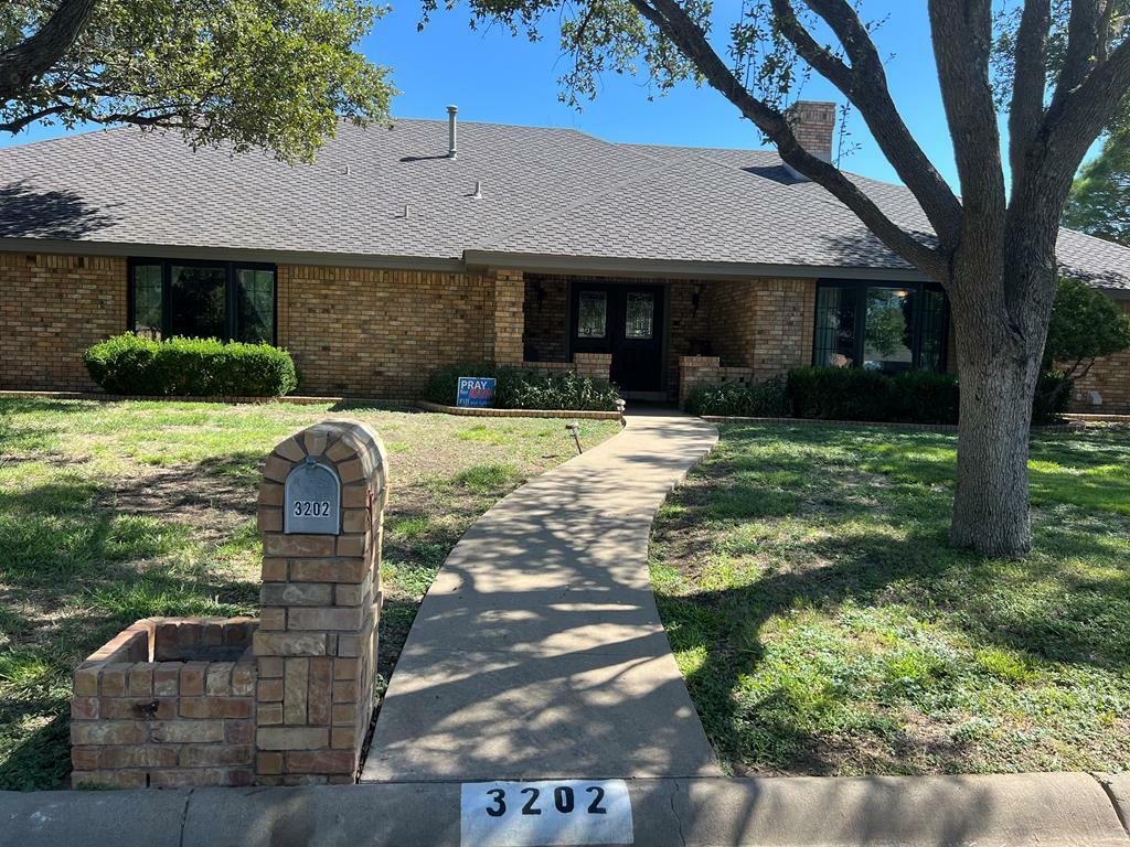 Property Photo:  3202 Clearview Dr  TX 76904 