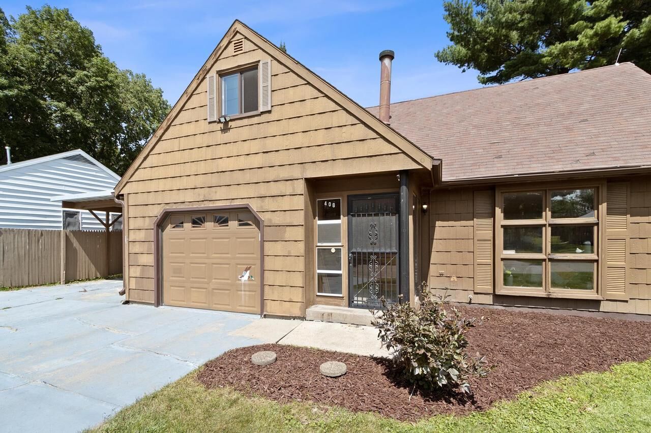 Property Photo:  408 Golden Lane  WI 53563 