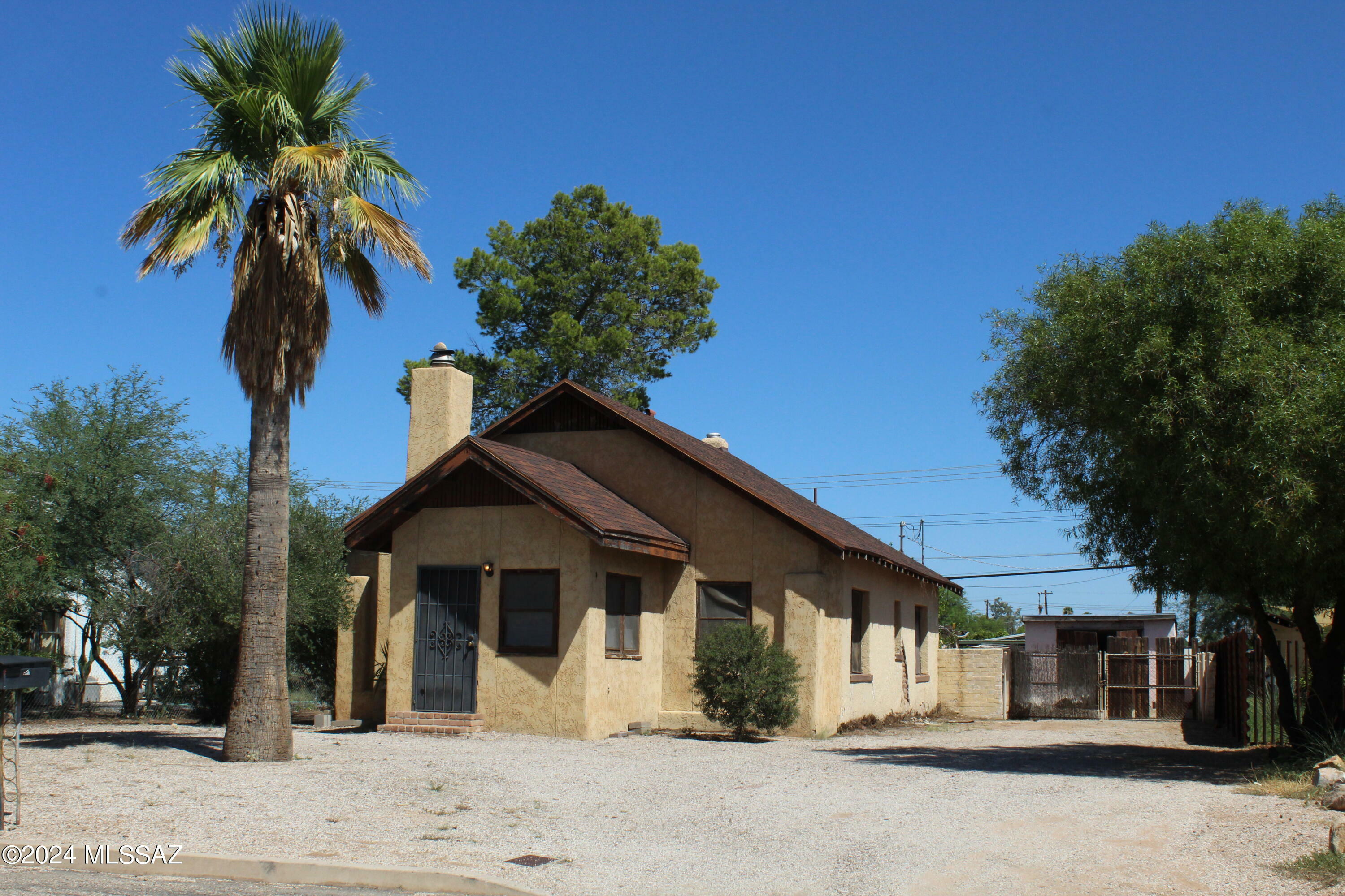 Property Photo:  841 E Freeman Place  AZ 85719 