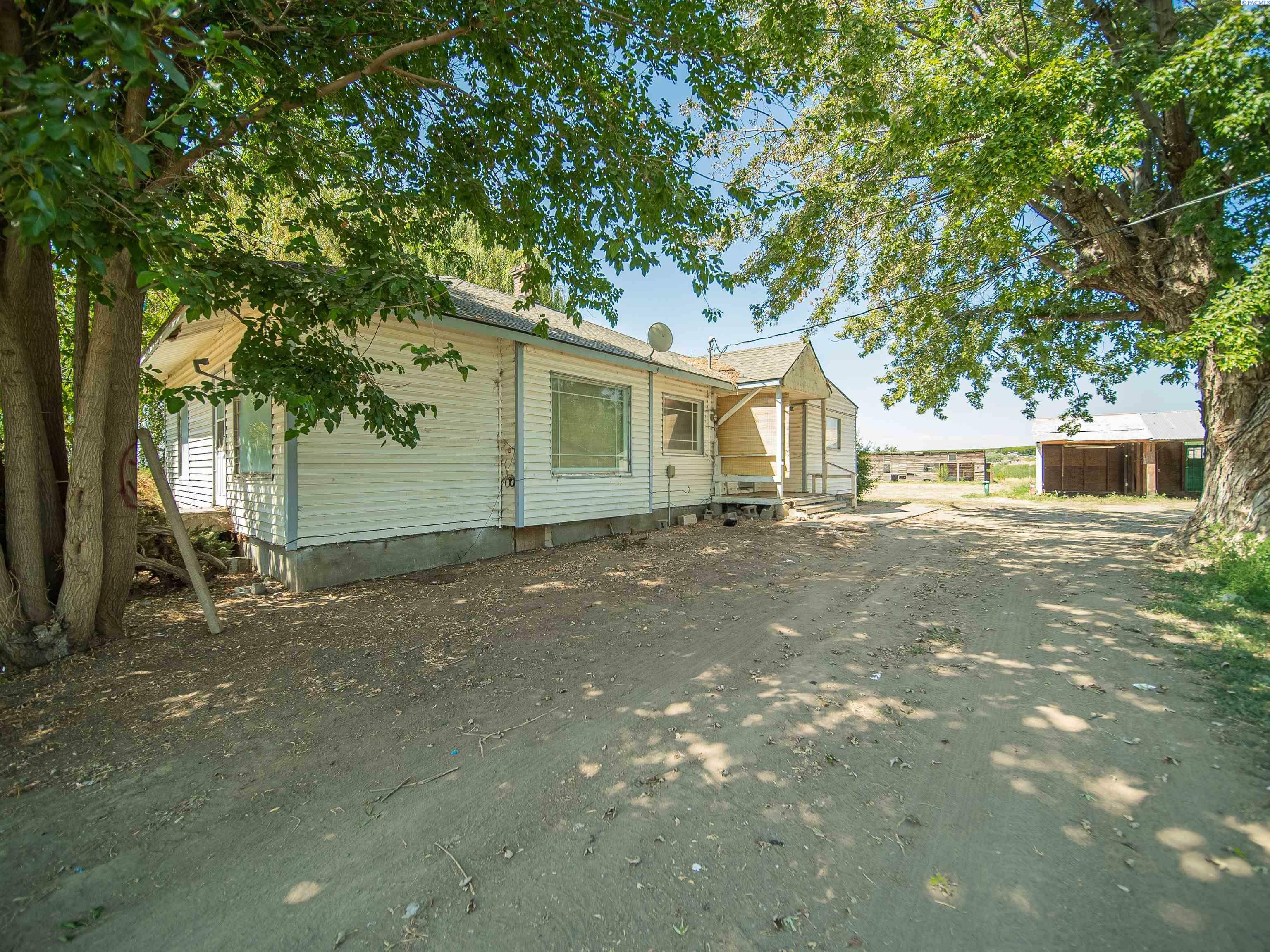 Property Photo:  1221 Chase Rd.  WA 98930 