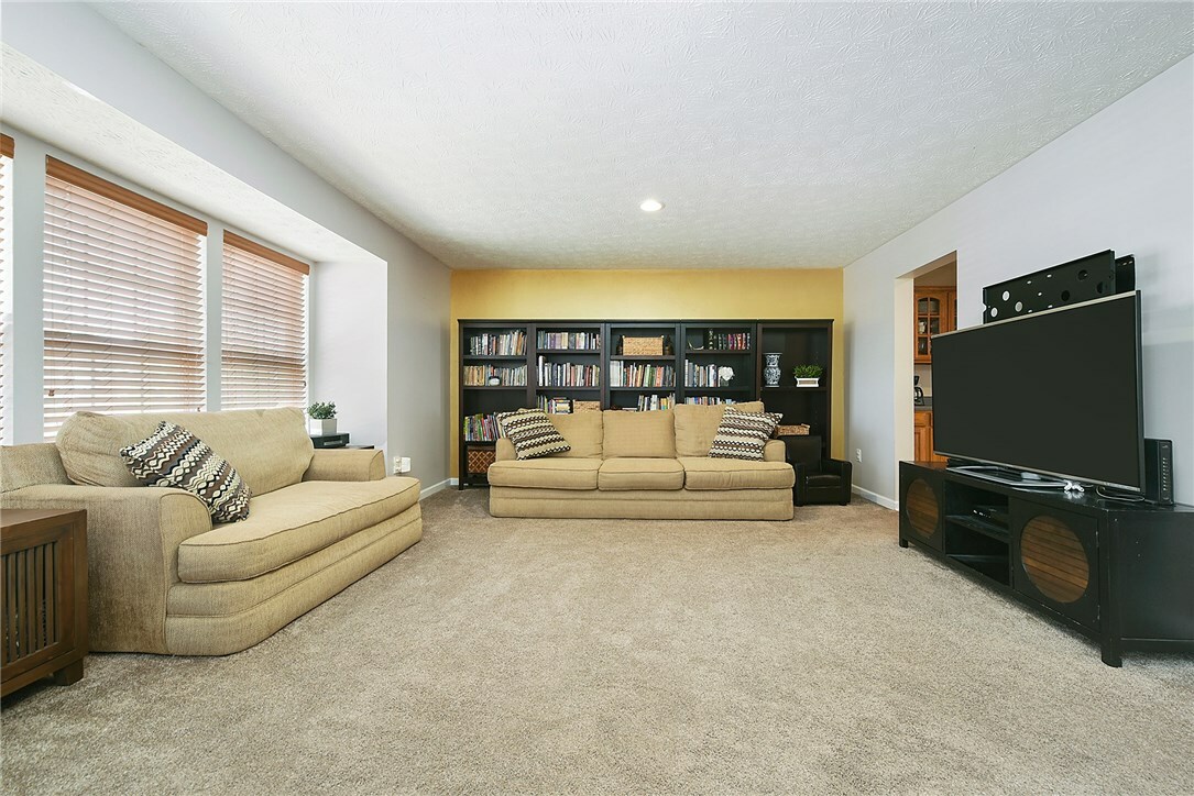 Property Photo:  406 Village Place  PA 15090 