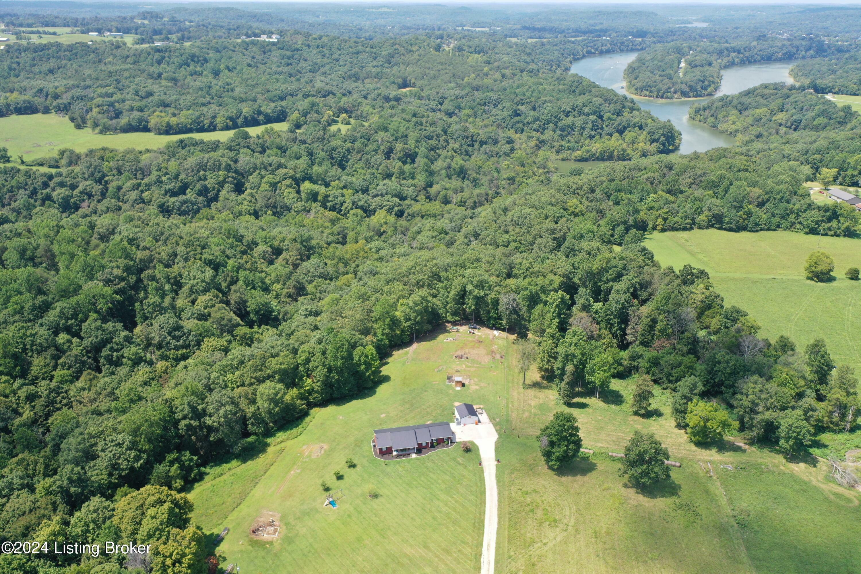 Property Photo:  1055 Roseburg Rd  KY 42729 