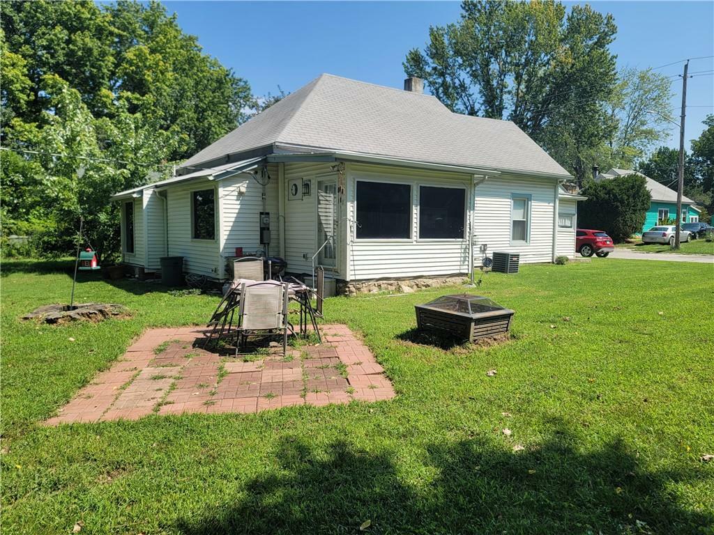 Property Photo:  912 N High Street  MO 64054 