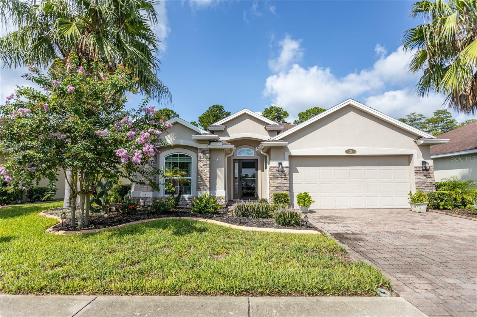 Property Photo:  21 Arrowhead Drive  FL 32137 