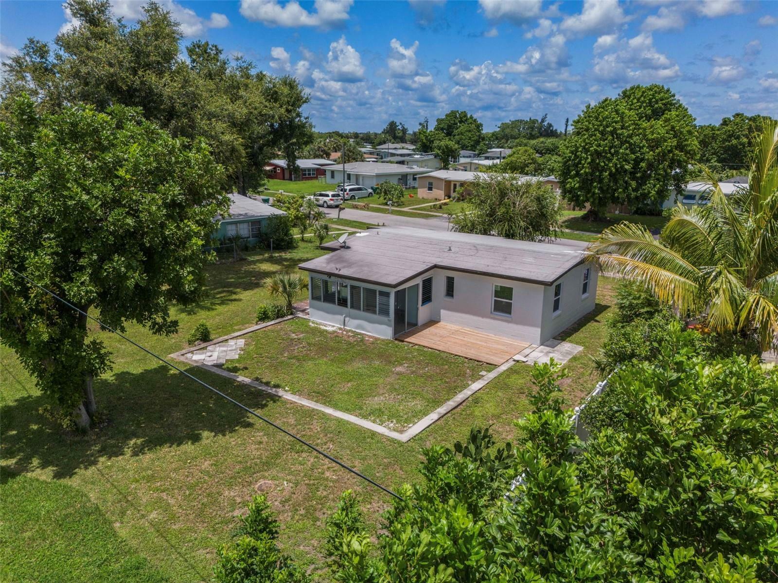 Property Photo:  21945 Beverly Avenue  FL 33952 