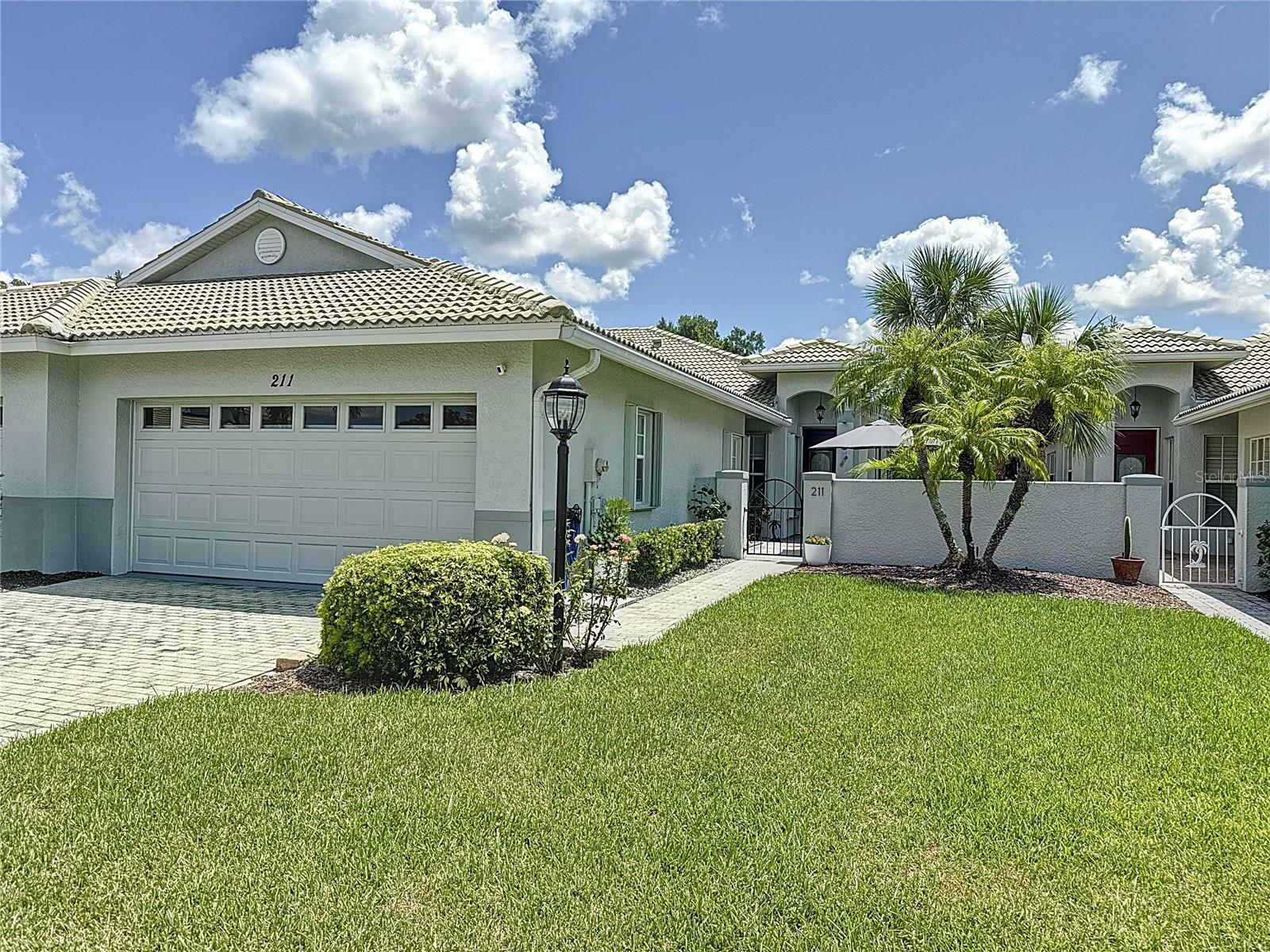 Property Photo:  211 Reclinata Circle  FL 34292 