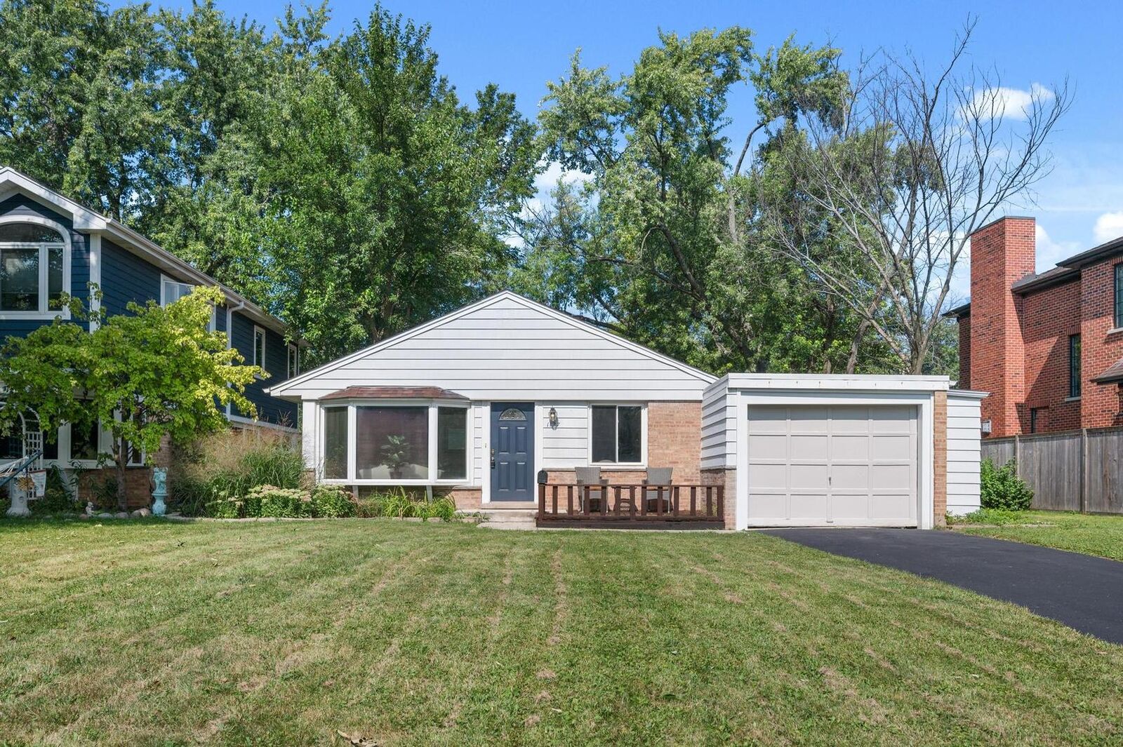 Property Photo:  1127 Midway Road  IL 60062 