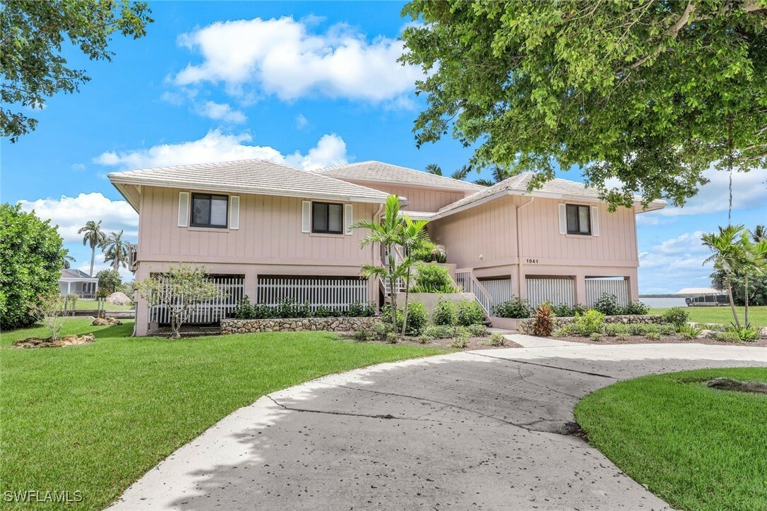 Property Photo:  1041 S Barfield Drive  FL 34145 