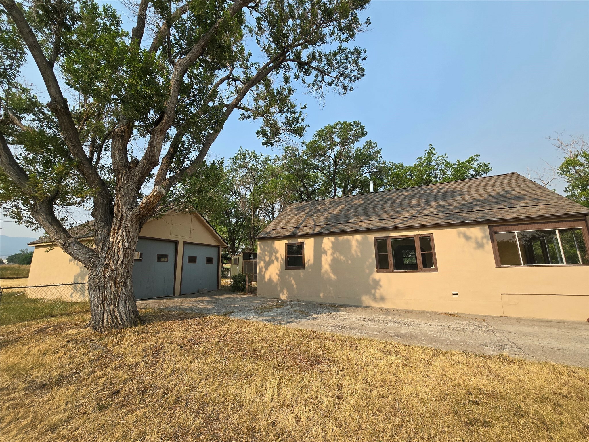 Property Photo:  1409 Poplar Street  MT 59601 