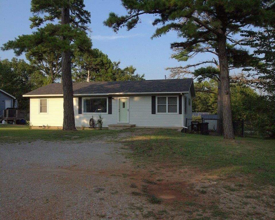 Property Photo:  606 Highway F  MO 64831 