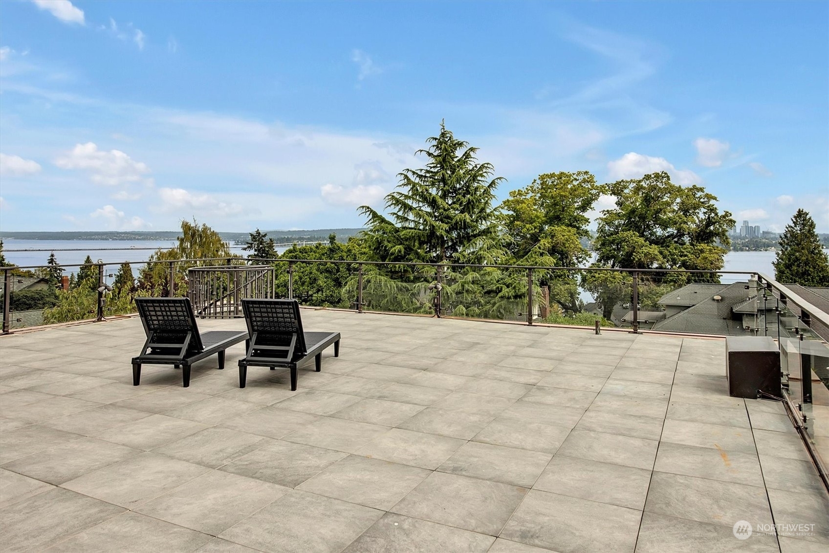 Property Photo:  1810 Madrona Drive  WA 98122 