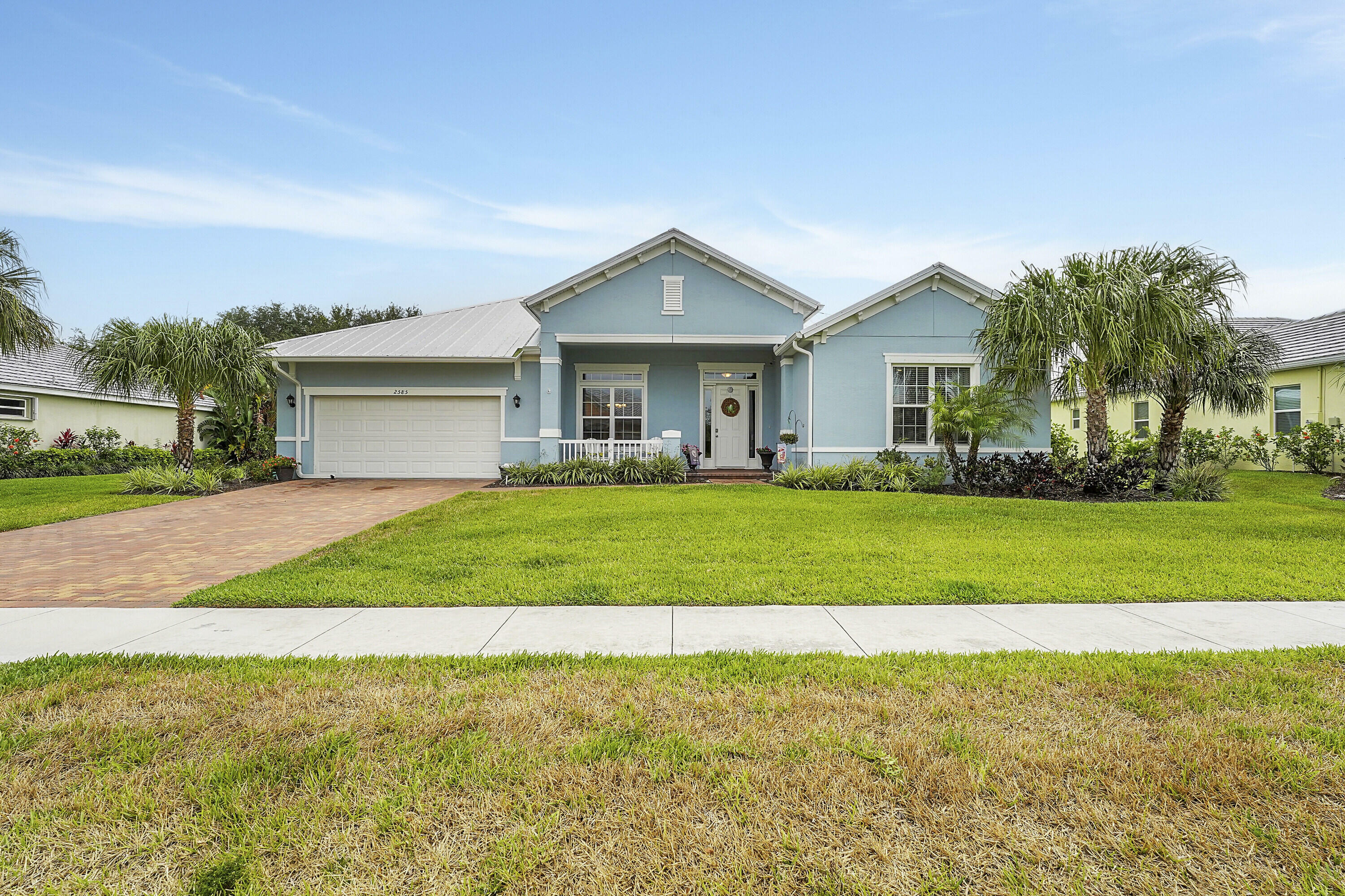 Property Photo:  2585 Barbados Lane  FL 32967 