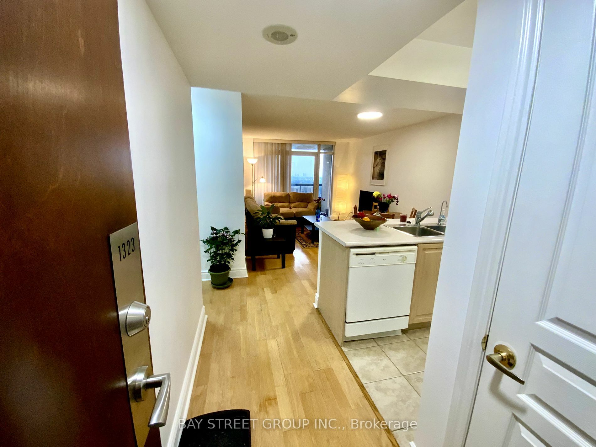 Property Photo:  15 Northtown Way W 1323  ON M2N 7A2 