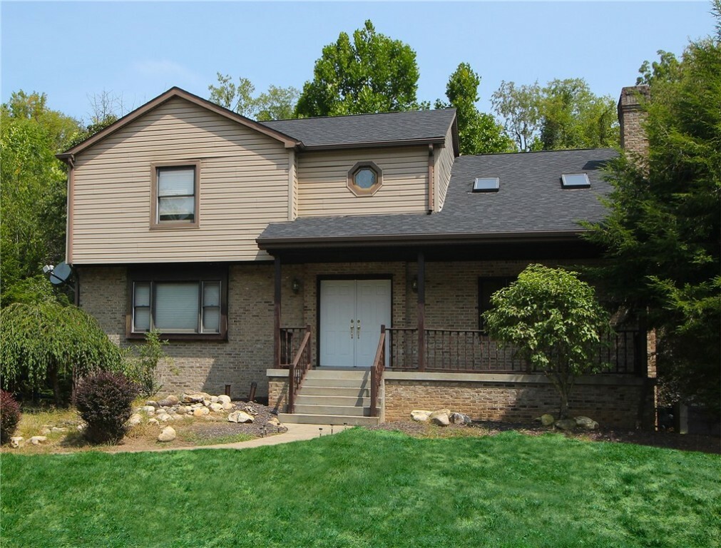 1253 Oakwood Drive  Jefferson Hills PA 15025 photo