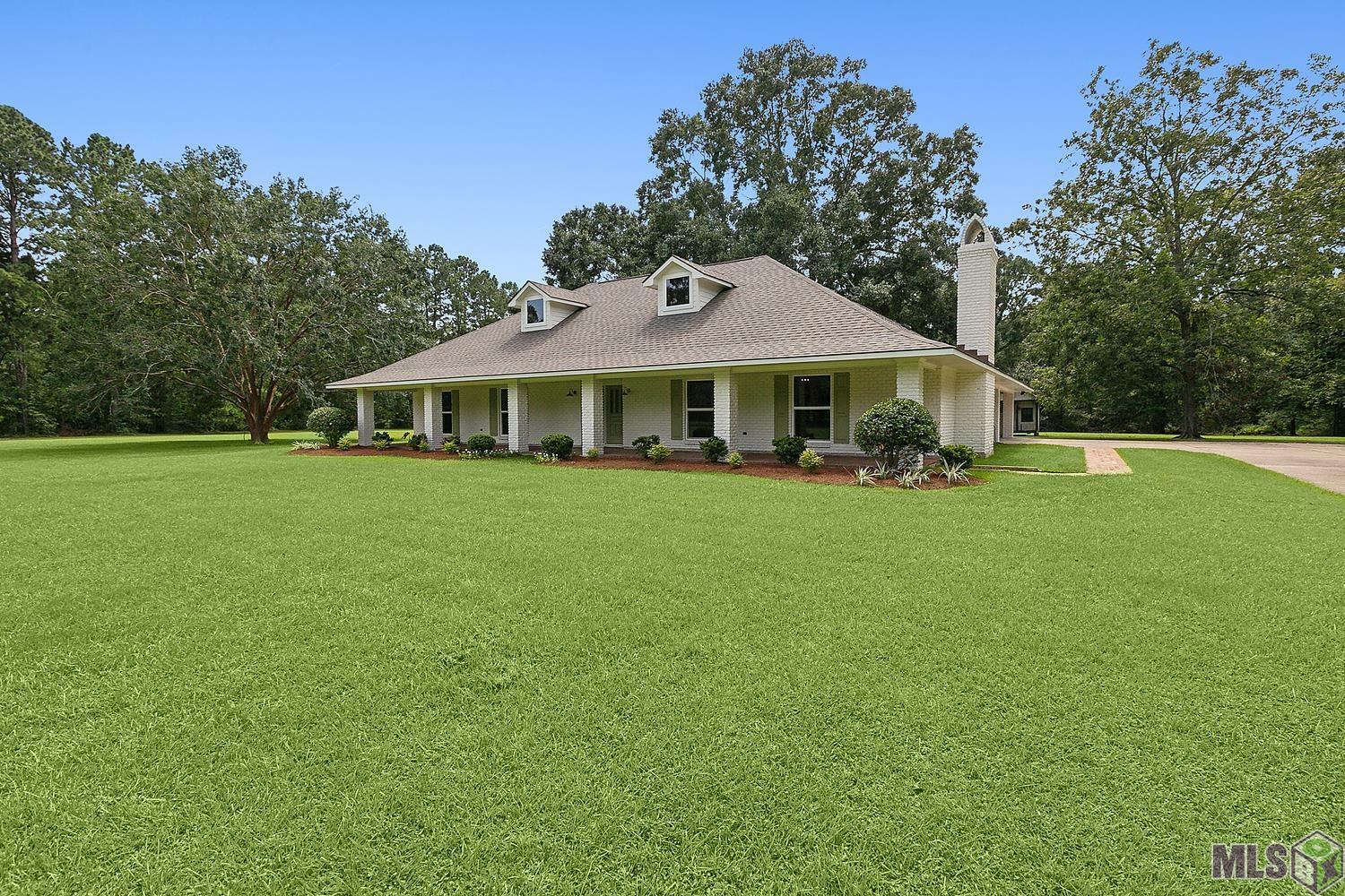 Property Photo:  11823 Cline Dr  LA 70714 