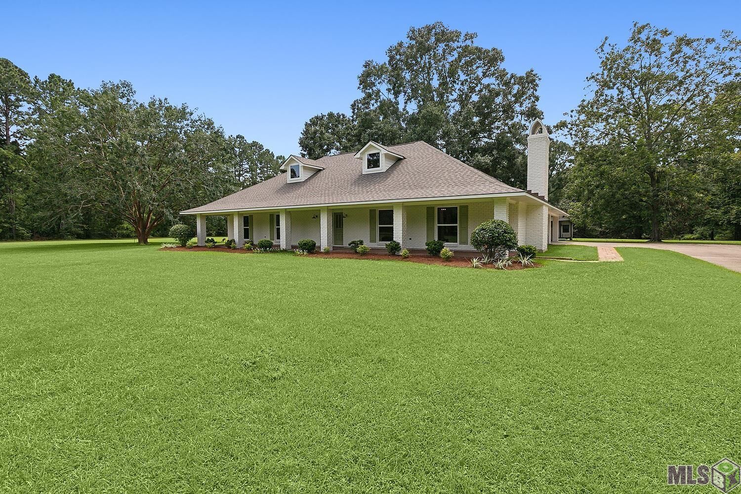 Property Photo:  11823 Cline Dr  LA 70714 