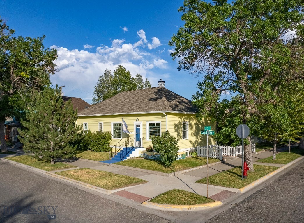 Property Photo:  302 E Callender Street  MT 59047 