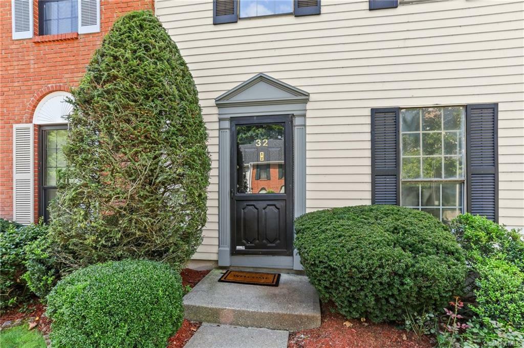 Property Photo:  32 Poplar Circle  NY 10566 