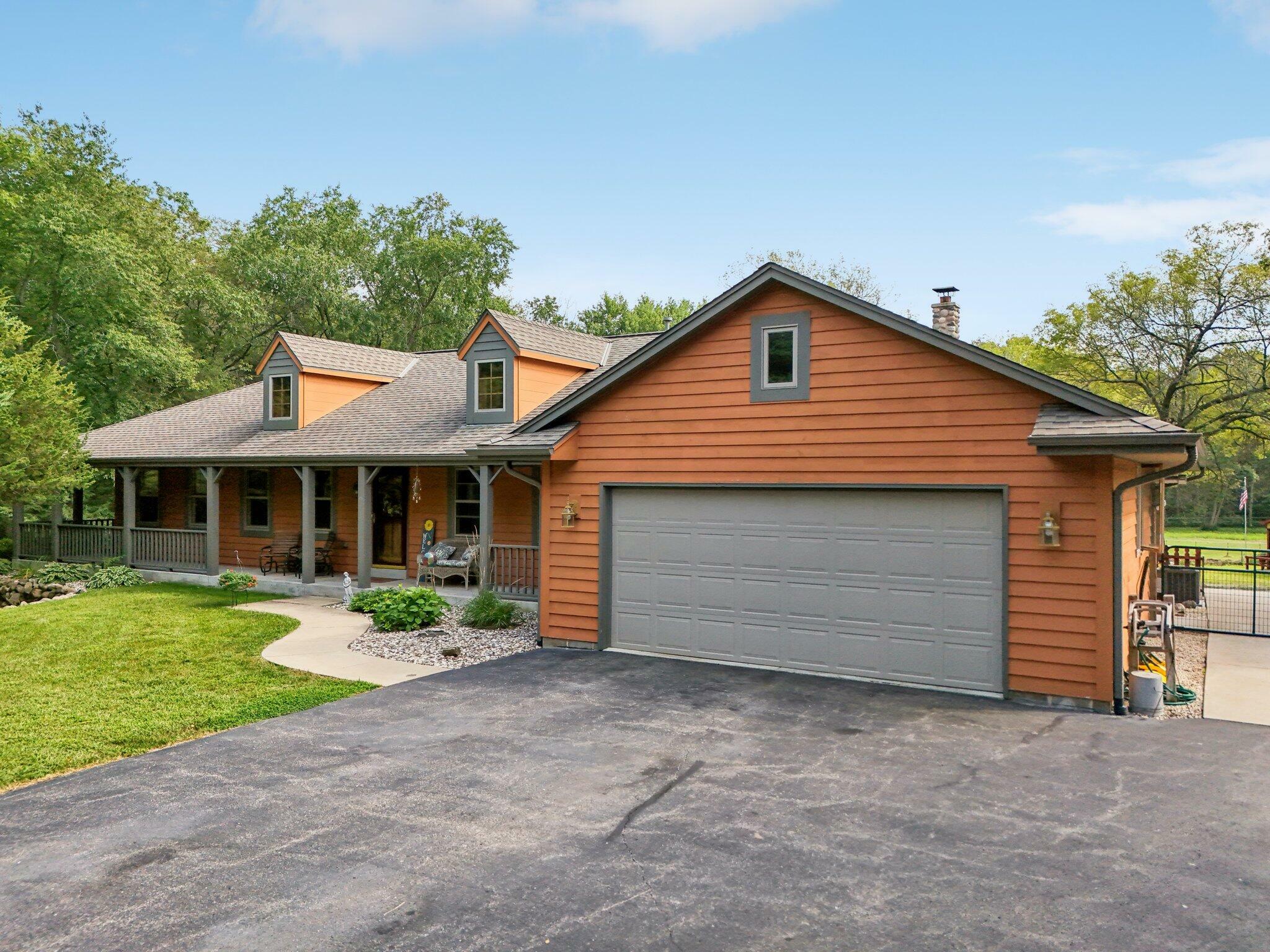 Property Photo:  109 E Bluff St  WI 53156 