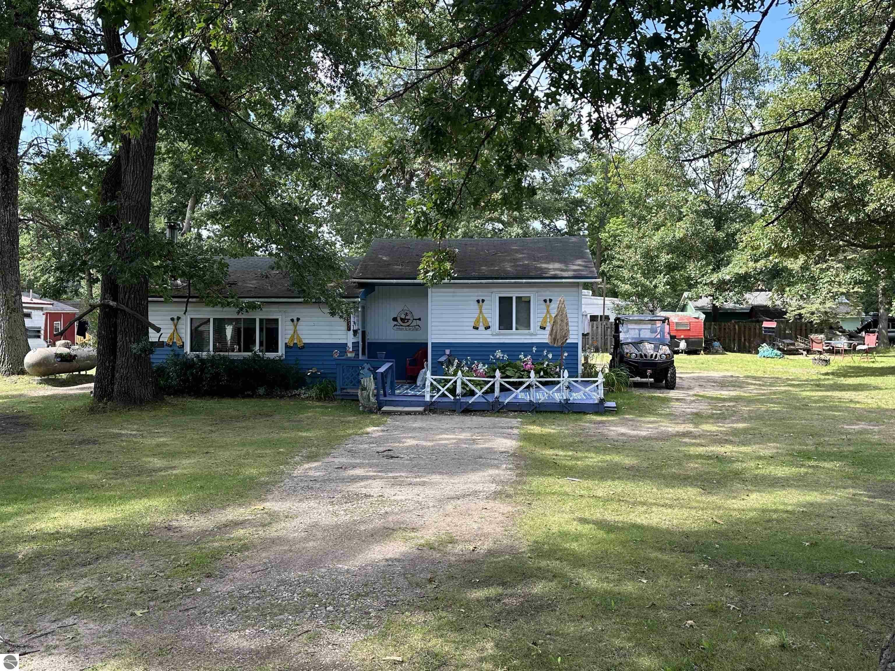 Property Photo:  2737 Dodge Lake Avenue  MI 48625 