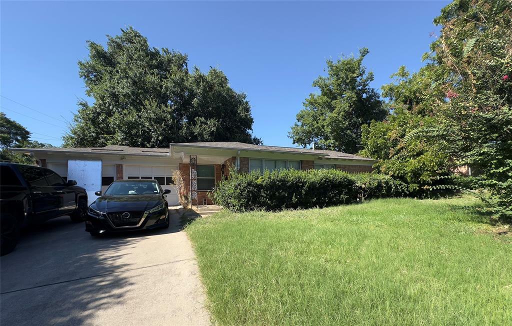 Property Photo: 8320 Saddle Trail TX 76116