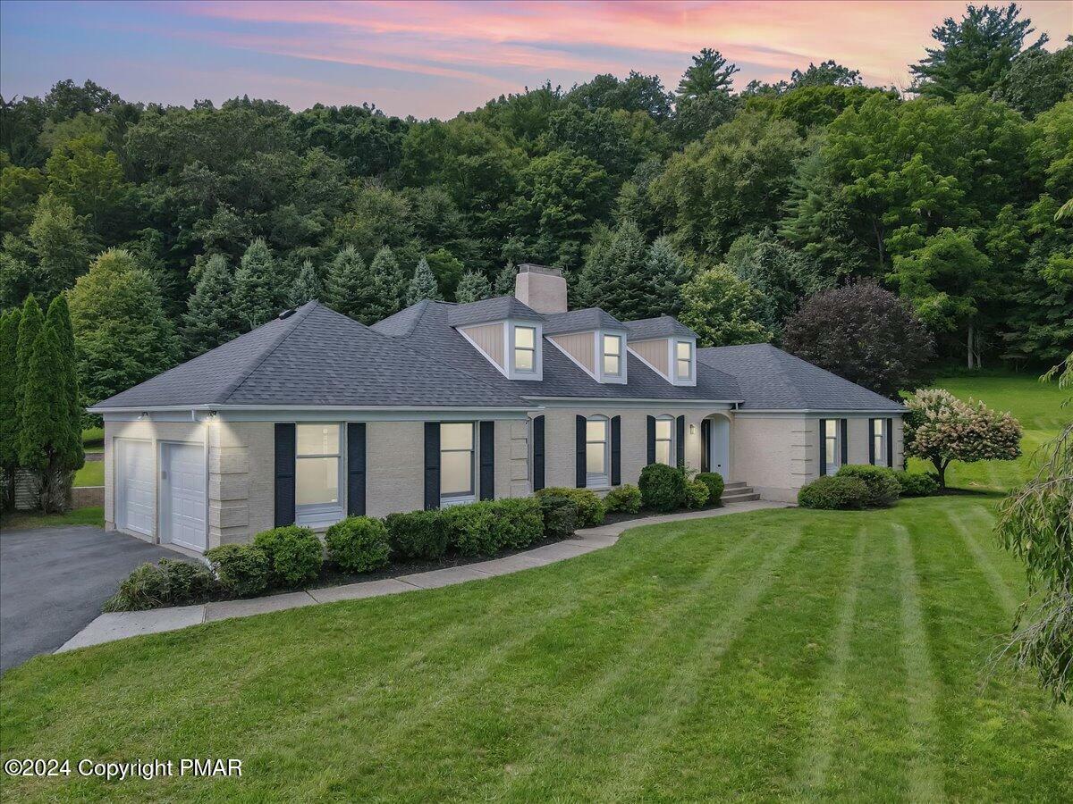 Property Photo: 117 Turkey Hill Court PA 18360