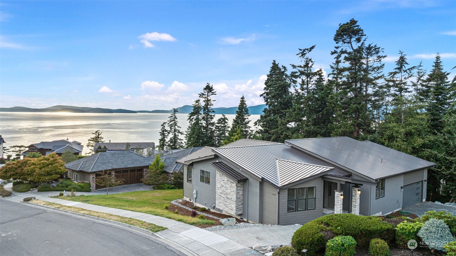 Property Photo:  2409 Washington Court  WA 98221 