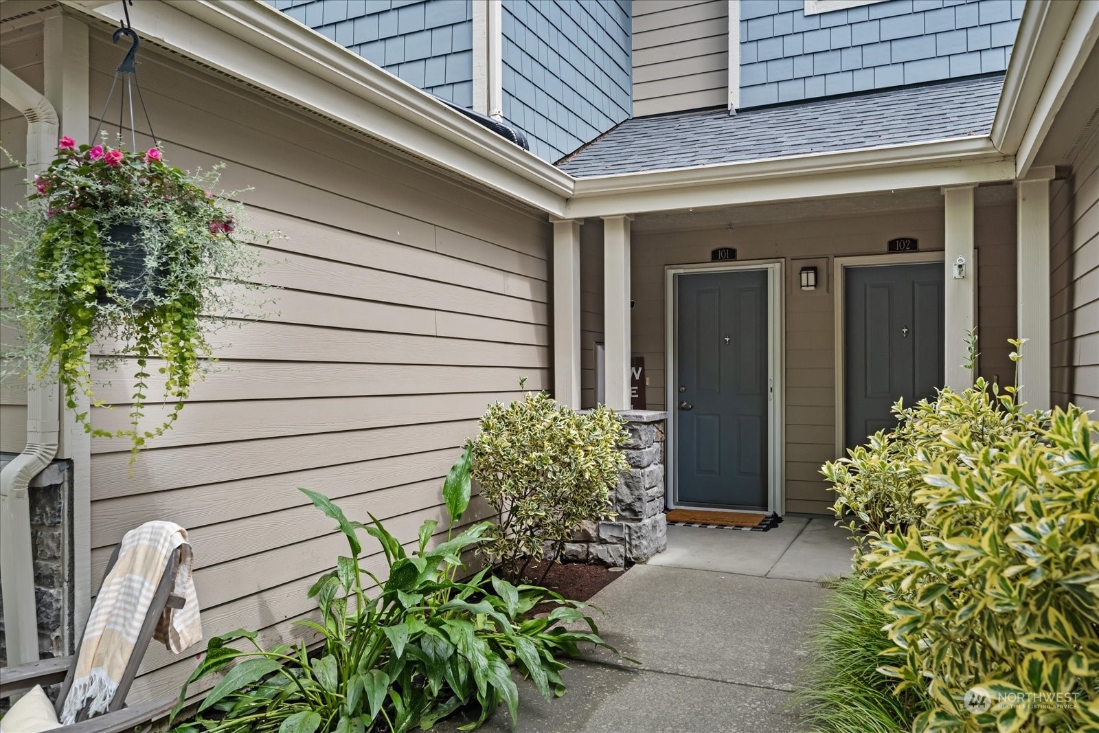 Property Photo:  4309 Issaquah Pine Lake Road SE 101  WA 98075 