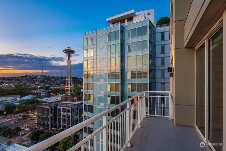 Property Photo:  2600  2nd Avenue 2401  WA 98121 