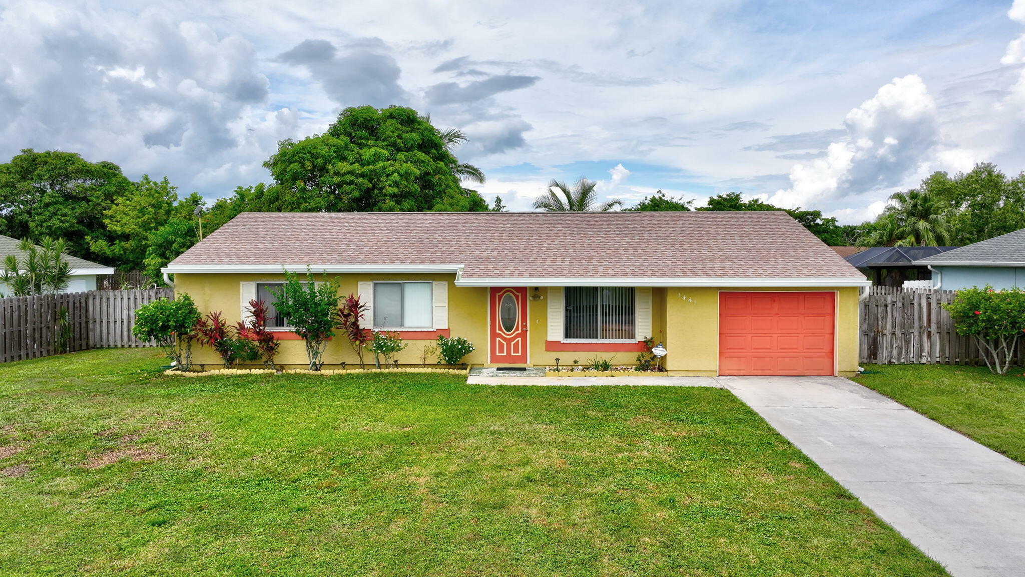 Property Photo:  1441 SE Marisol Lane  FL 34953 