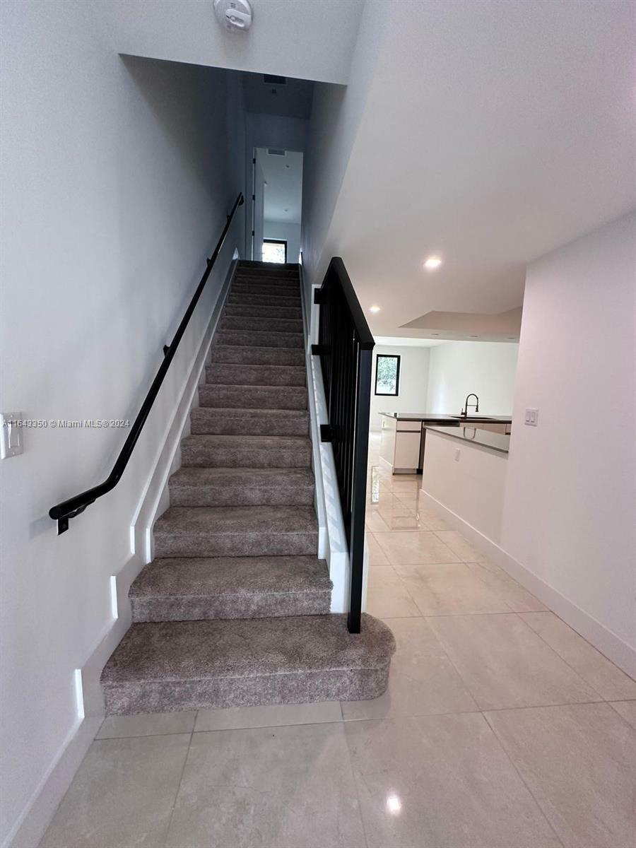 Property Photo:  5463 W Oak Way  FL 33314 